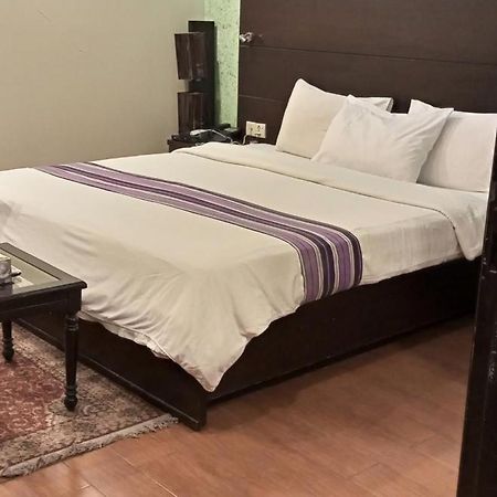 Hira Guest House Karachi Extérieur photo