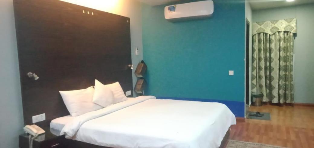 Hira Guest House Karachi Extérieur photo