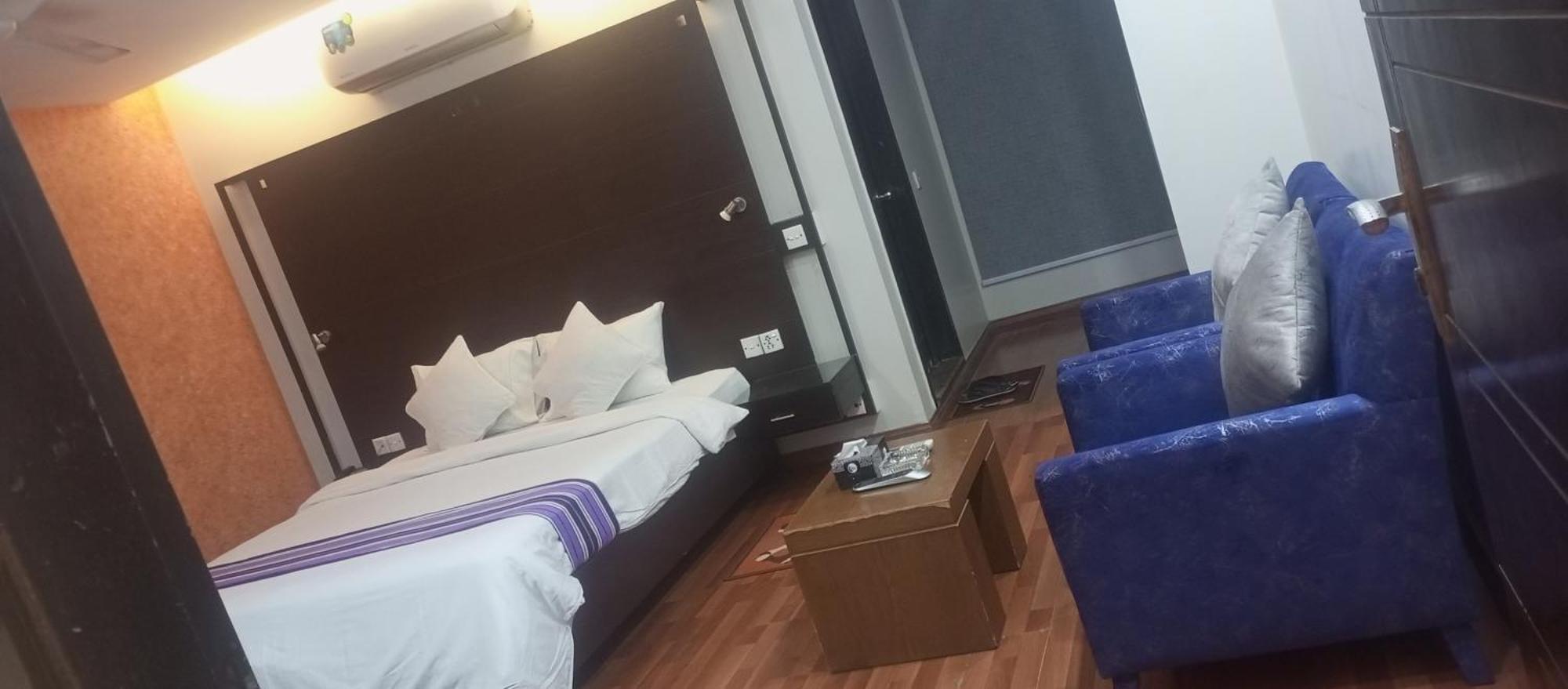 Hira Guest House Karachi Extérieur photo