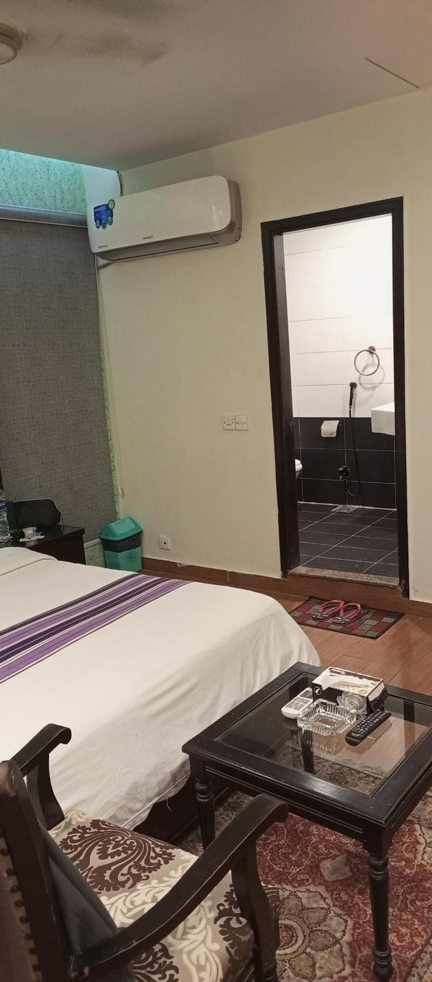 Hira Guest House Karachi Extérieur photo